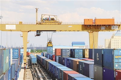 滿洲里站進出口運量突破1000萬噸，貨物貿易持續增長
